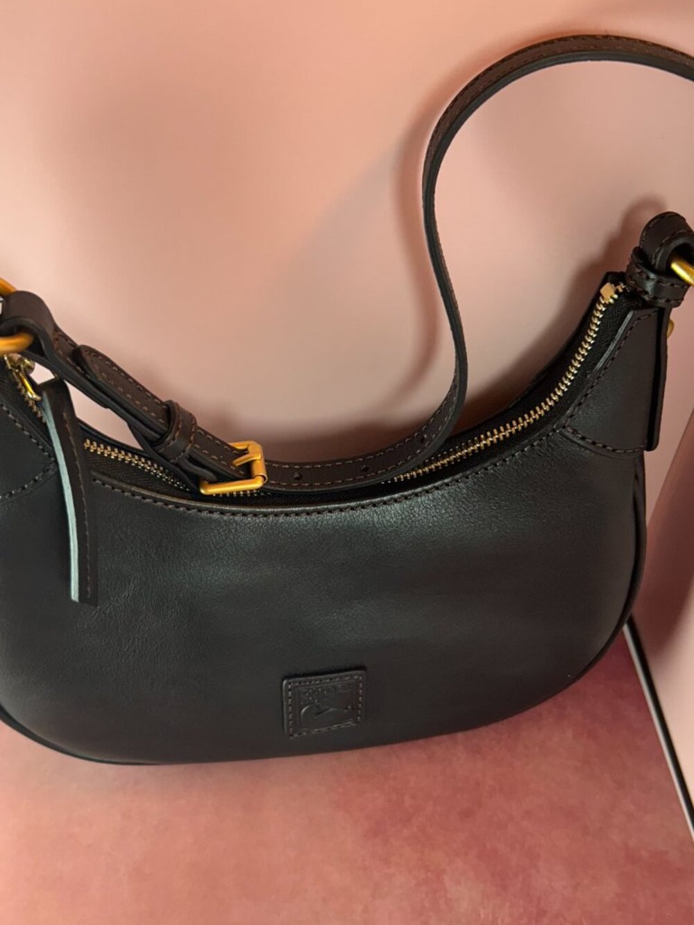 DOONEY & BOURKE LUCCA PEBBLED LEATHER BAGUETTE SHOULDER BAG - Picture 4 of 13